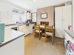 KITCHEN/BREAKFAST ROOM- click for photo gallery